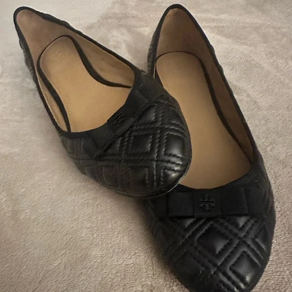 Tory Burch shoes 🖤 - Picture 2 of 6